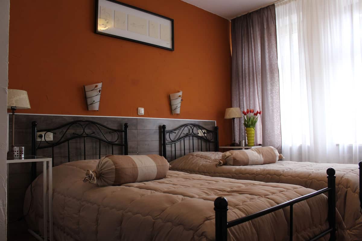 double room single use, tower | hypo-allergenic bedding, in-room safe, desk, blackout curtains