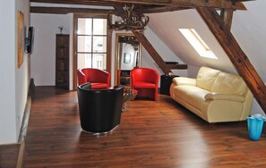 Vierbettzimmer, Gartenblick, Turm | Wohnbereich