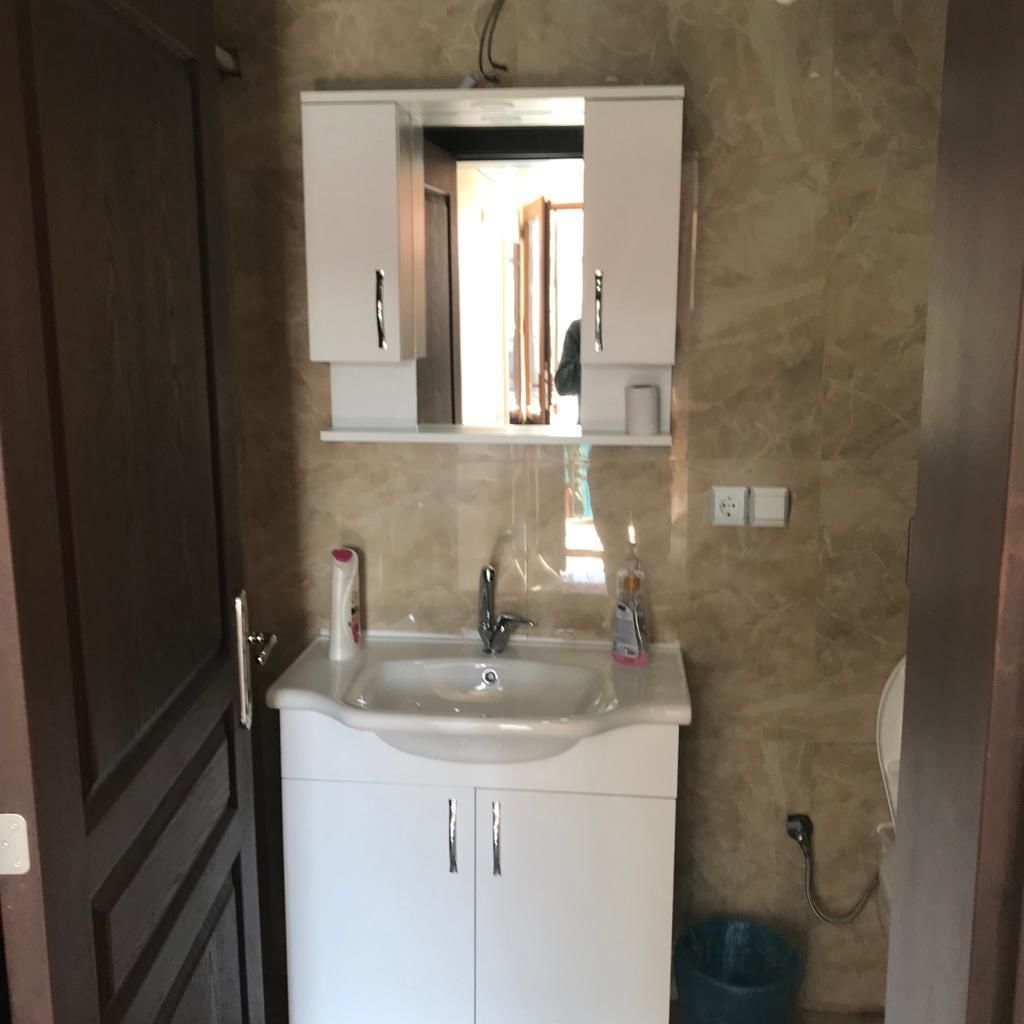 triple room | bathroom | combined shower/bathtub, free toiletries, hair dryer, towels