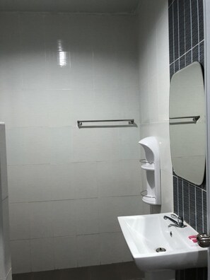 Quarto luxo | Pia do banheiro