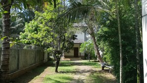 Property entrance - Baan Mook Taley Private Beachfront Villa (Krabi)
