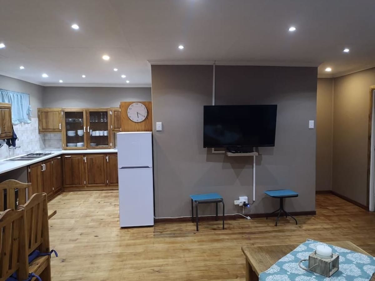 Comfort Apartment, 2 Bedrooms | Living area | TV