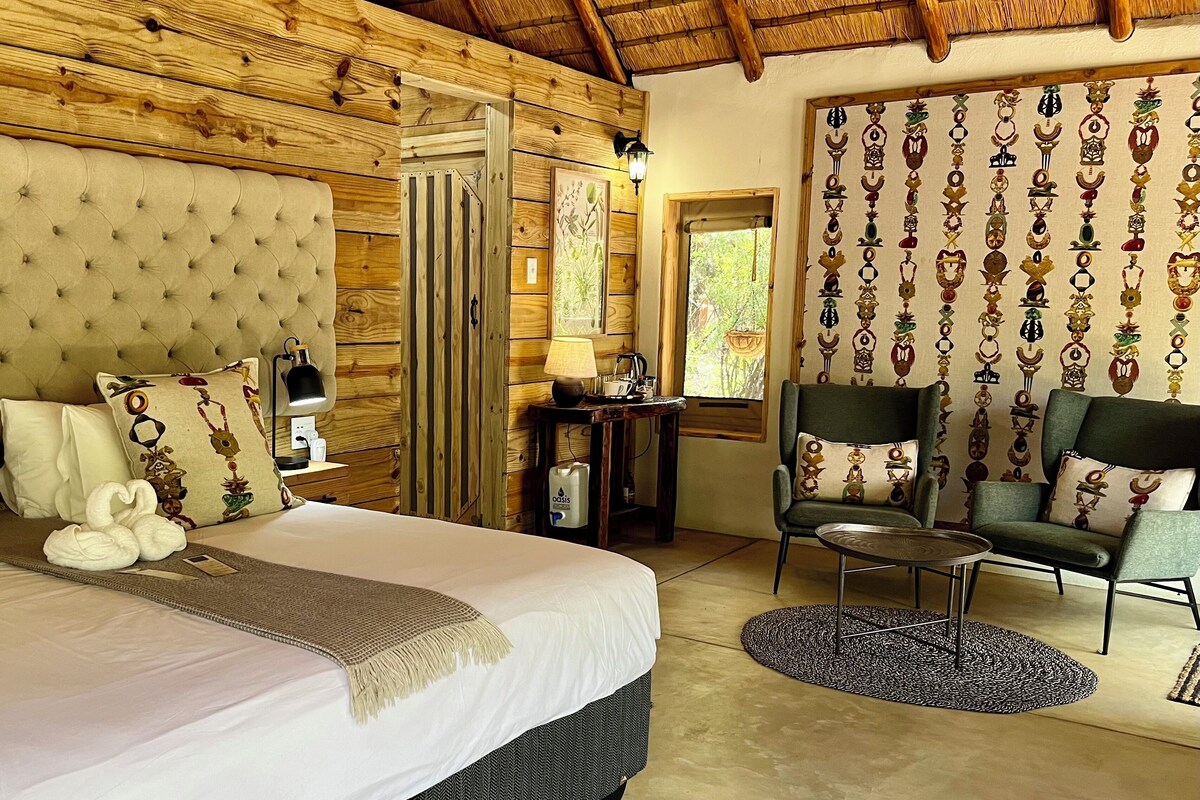 2 bedrooms, premium bedding, desk, bed sheets