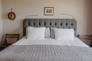 Individuelt dekorert, individuelt innredet og strykejern/-brett