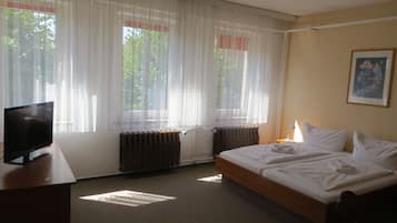 Doppelzimmer | Schreibtisch, schallisolierte Zimmer, kostenloses WLAN, Bettwäsche