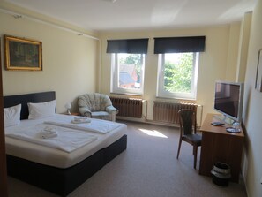 Double Room | Desk, soundproofing, free WiFi, bed sheets - Heidehotel Letzlingen (Gardelegen)