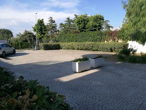 Free self parking - Garden Inn (Capua)