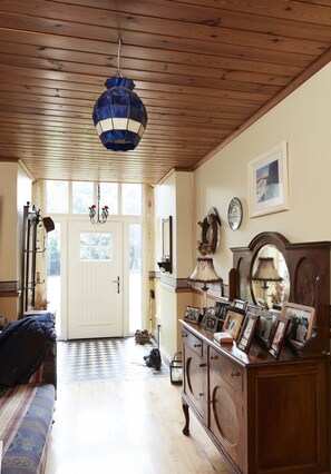 Interior entrance - Brookvale Bed & Breakfast (Wellingtonbridge)