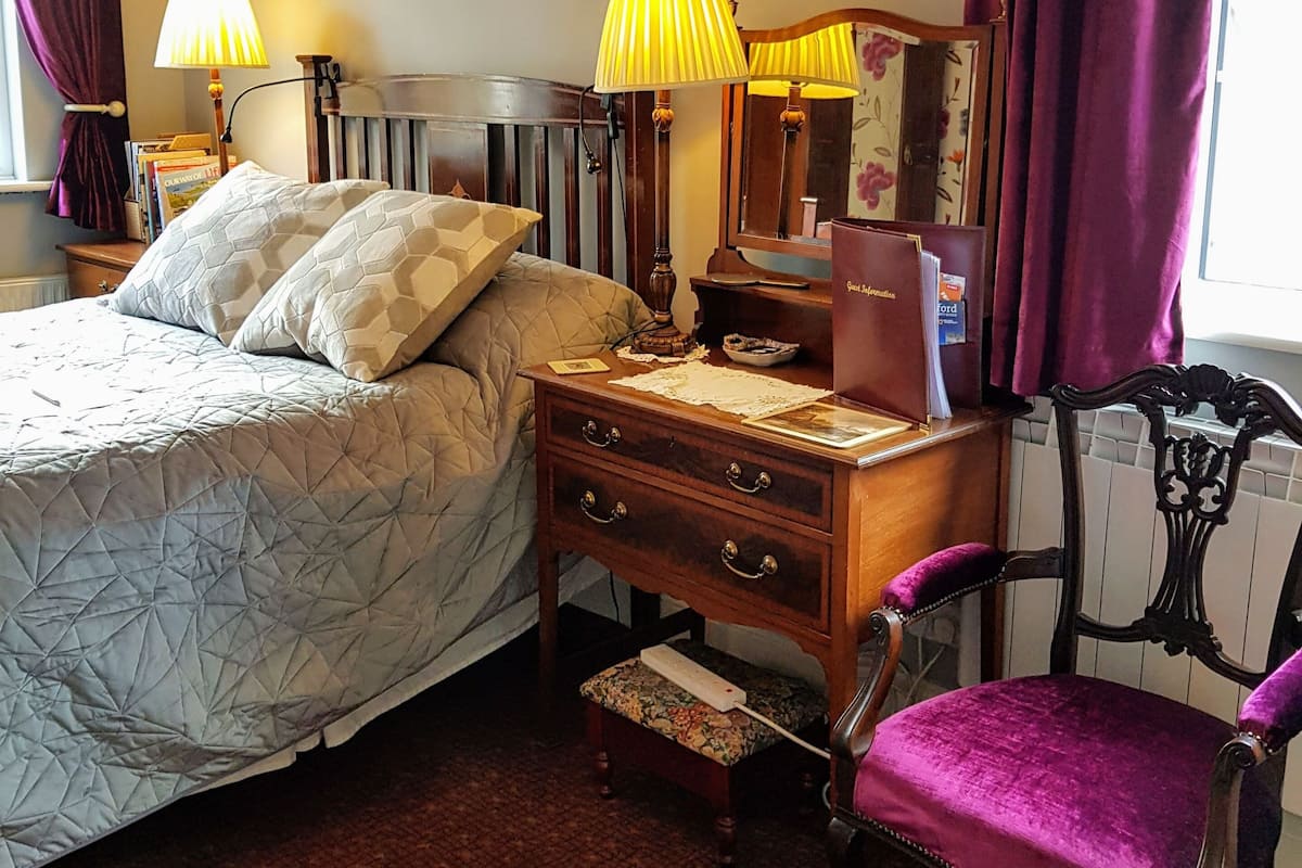 Deluxe Double Room, Garden View, Ground Floor | 1 bedroom, iron/ironing board (on request), WiFi (free)