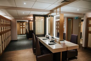 Sales de tractament per a parelles, sauna i banyera d'hidromassatge 