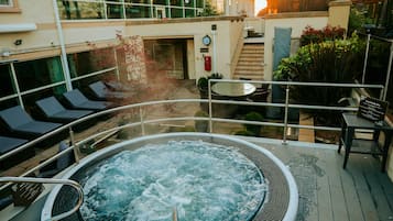 Couples treatment room(s), sauna, hot tub, steam room, body treatments