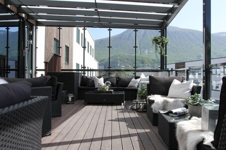 Brattvåg Fjordhotell – Affordable hotel in Ålesund