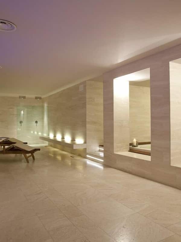 Sauna, bain à remous, hammam, soins corporels