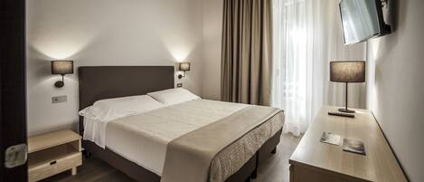 Chambre Supérieure | 1 chambre, minibar, coffres-forts dans les chambres, bureau