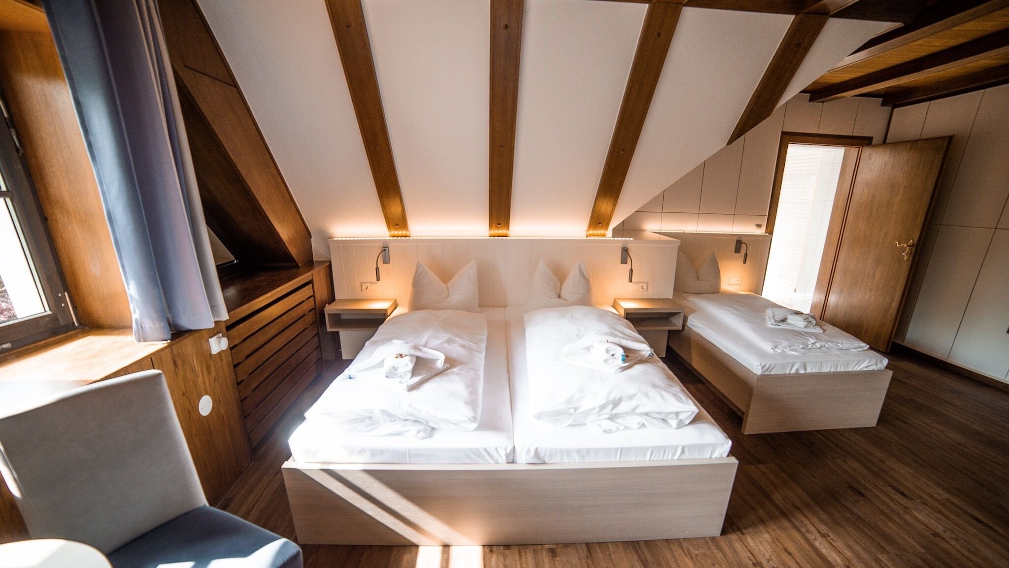 triple room | 1 bedroom, hypo-allergenic bedding, desk, blackout curtains