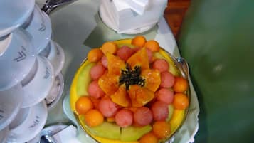 Free daily buffet breakfast