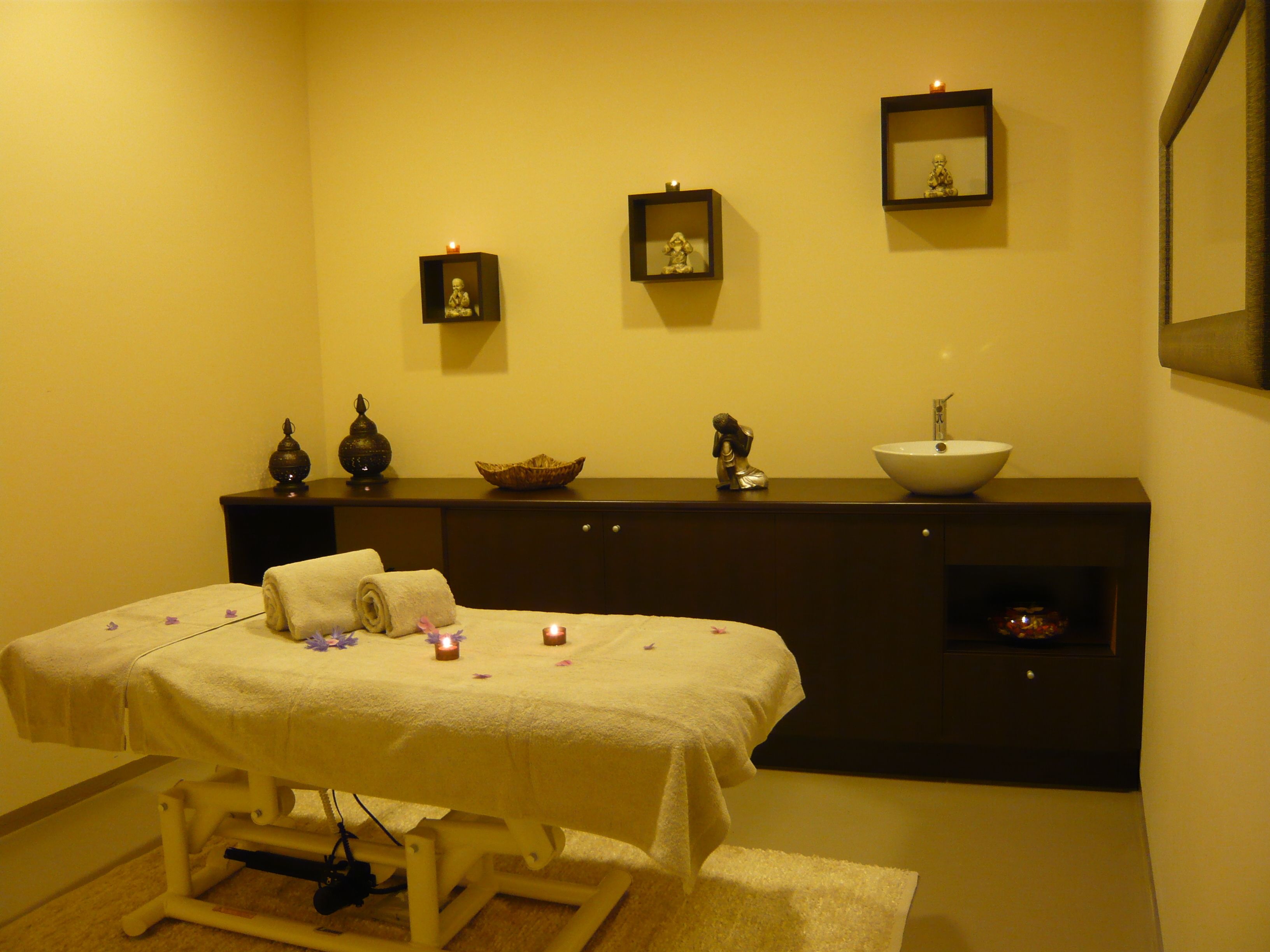 2 treatment rooms, massages