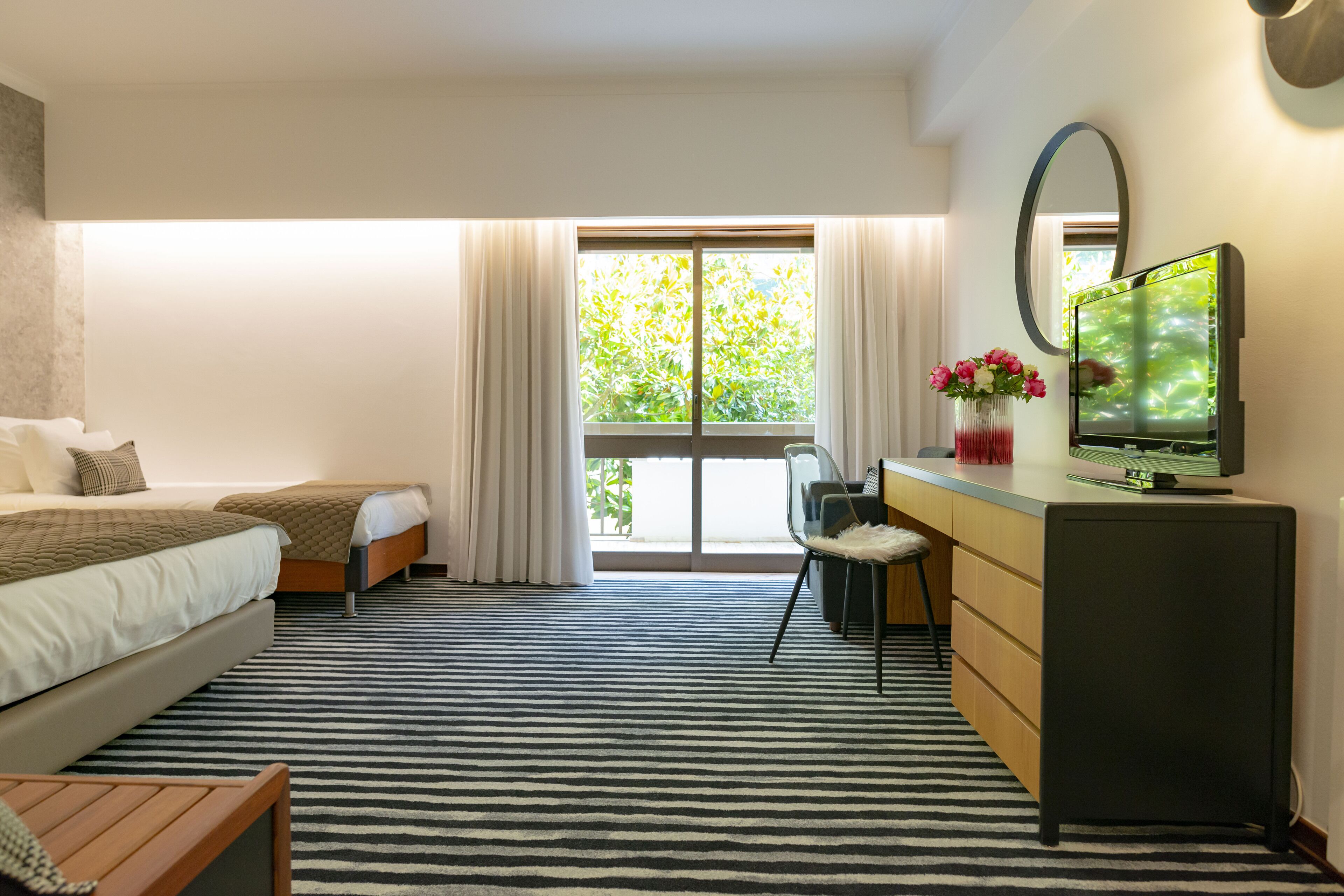 triple room, balcony | iron/ironing board, free wifi, bed sheets