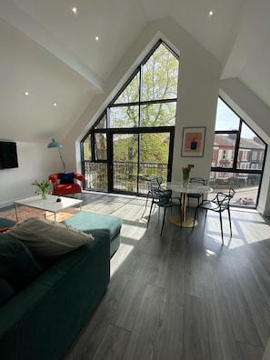 Luxury Suite | Living area