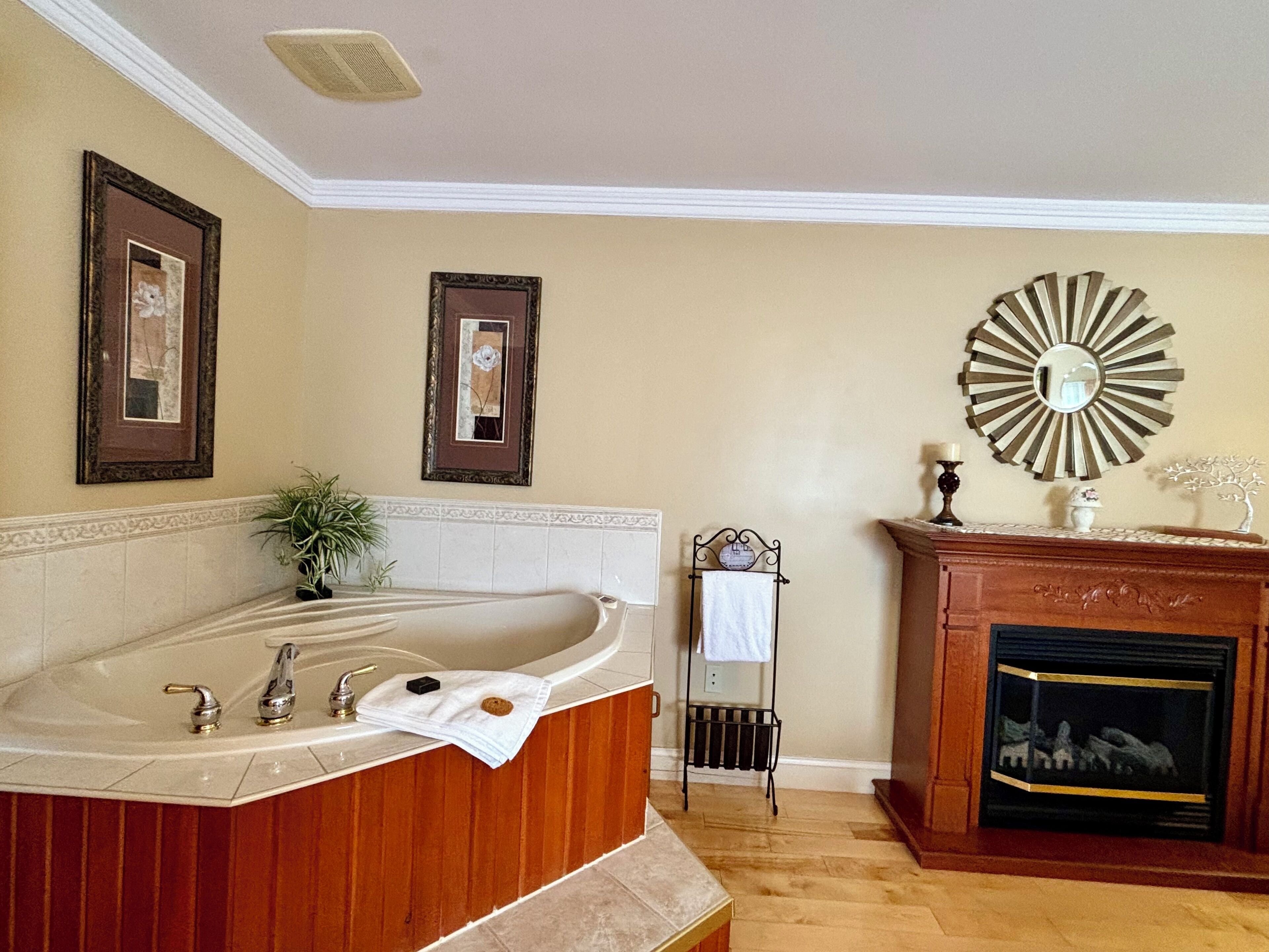 أغطية فراش متميزة وميني بار وبديكورات فريدة لكل غرفة وطراز فريد لكل وحدة