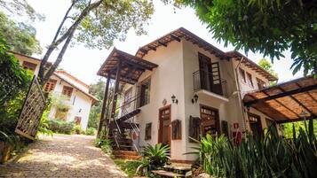 Fachada da propriedade