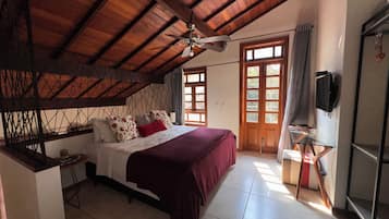 浪漫樓中樓客房, 樓中樓 | 迷你吧、獨特裝潢、書桌、遮光布/窗簾