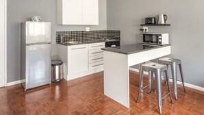 Basic Studio, 1 Double Bed, Accessible, City View | Private kitchenette - Senator Park Suite 9 (Cape Town)
