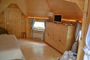 Doppelzimmer (Eglantine) | 1 Schlafzimmer, Minibar, Zimmersafe, Schreibtisch