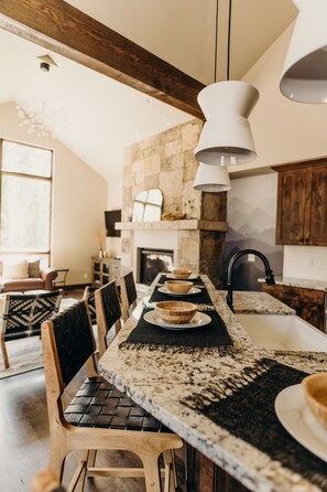 บ้านพัก, 4 ห้องนอน | ครัวส่วนตัว | ตู้เย็น, ไมโครเวฟ, เตาอบ, เครื่องล้  างจาน