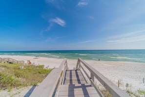 Beach - Nifty Shades Of Gray 5 Bedroom Home by RedAwning (Panama City Beach)