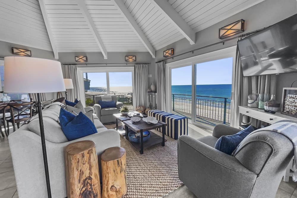 Nifty Shades Of Gray 5 Bedroom Home by RedAwning - Rosemary Beach, FL