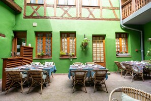Terrace/patio - Hotel à l'Oriel (Riquewihr)