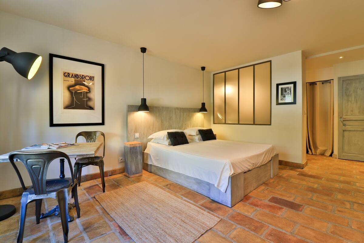 Habitación doble, planta baja | Insonorización, cunas gratuitas, wifi gratis y ropa de cama