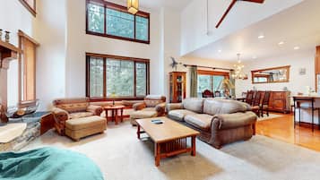 Nhà liên kế, 4 phòng ngủ | Khu phòng khách | TV, lò sưởi