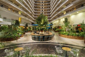 3 bars/lounges, poolside bar, beach bar - Liberty Kuşadası - All inclusive (Kusadasi)