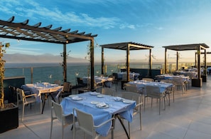 8 restaurants; breakfast, lunch, and dinner served - Liberty Kuşadası - All inclusive (Kusadasi)
