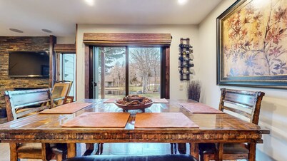 Snowcreek II 269 Pet-Friendly, Remodeled, On the Snowcreek Meadow by RedAwning