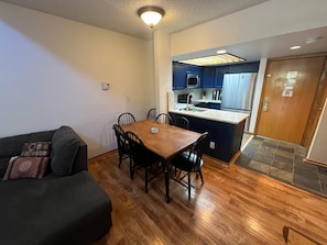 Condo, Multiple Beds (Fox Pine Lodge 4 bed 4 bath FPAF4) | Interior