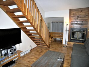 Condo, Multiple Beds (Fox Pine Lodge 4 bed 4 bath FPAF4) | Living area