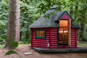 Exterior - Camp Kátur (Bedale)