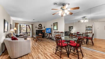 Condo, 2 Bedrooms | Interior