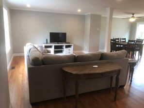 Casa de campo, 3 habitaciones, microondas (C416 Whola South Kingstown) | Zona de estar