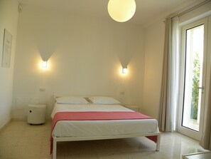 Leilighet – superior, 1 soverom | Italienske Frette-laken, sengetøy av topp kvalitet og memory foam-senger