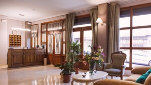 Reception - Hotel Arévalo (Cuenca)