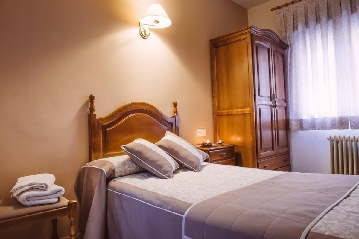 Chambre simple | Bureau, lit de bébé (supplément), accès au Wi-Fi (inclus)