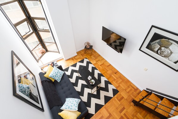 Living area - Mutual Height Suite 1 (Cape Town)