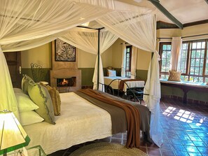 In-room safe, desk, free cribs/infant beds, free WiFi - Rivertrees Country Inn (Arusha)