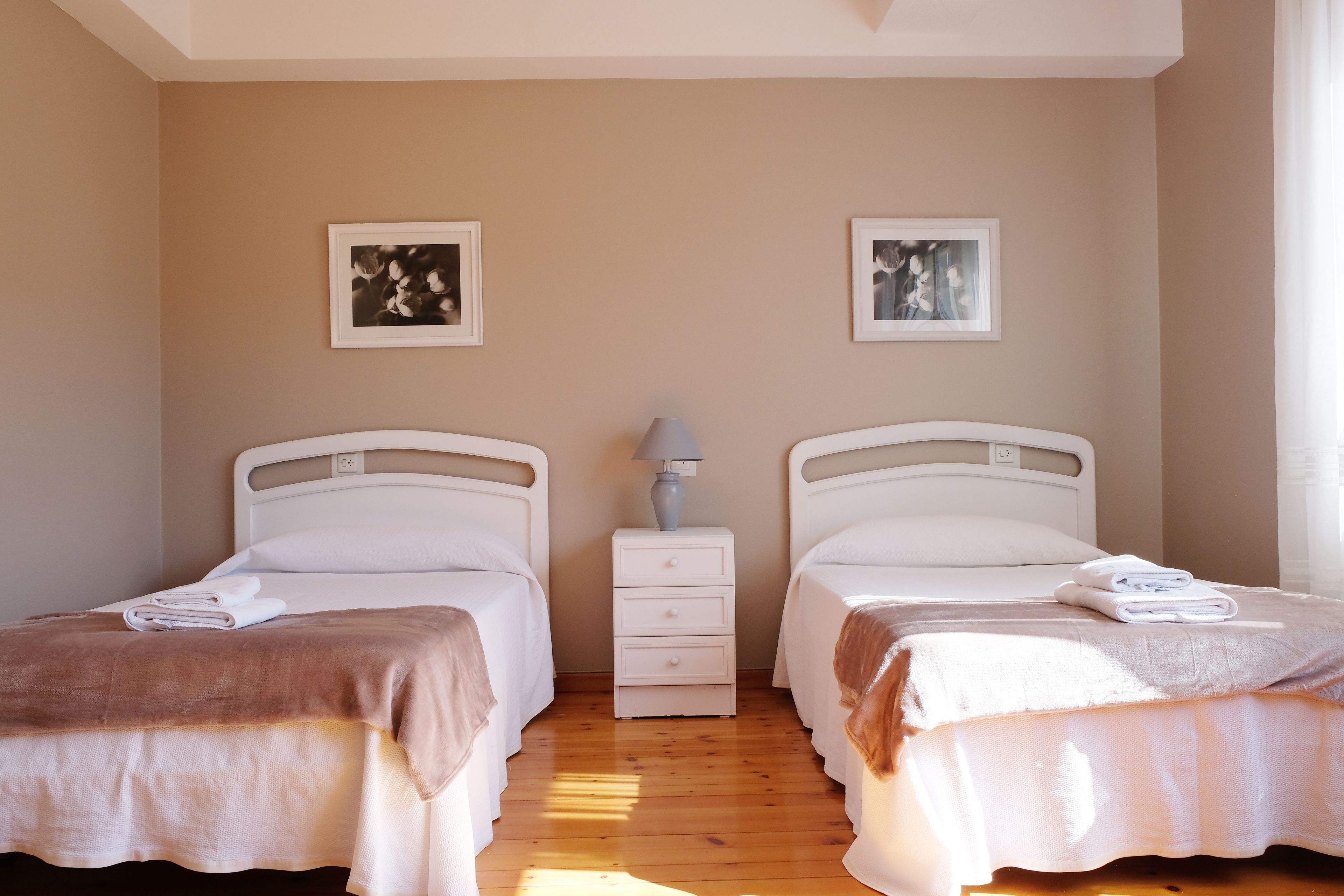 twin room | blackout curtains, free wifi, bed sheets