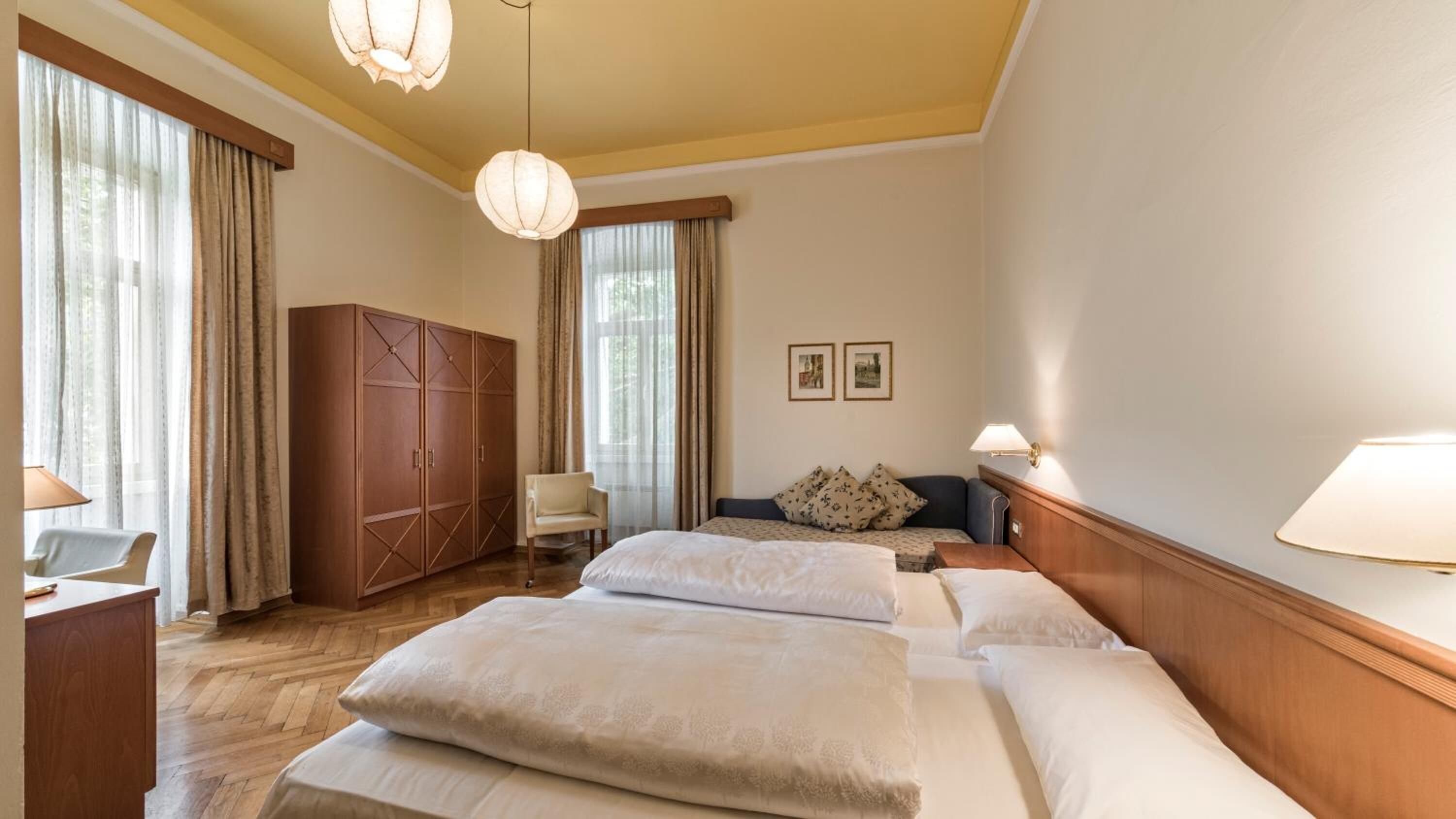 in-room safe, desk, free wifi, bed sheets