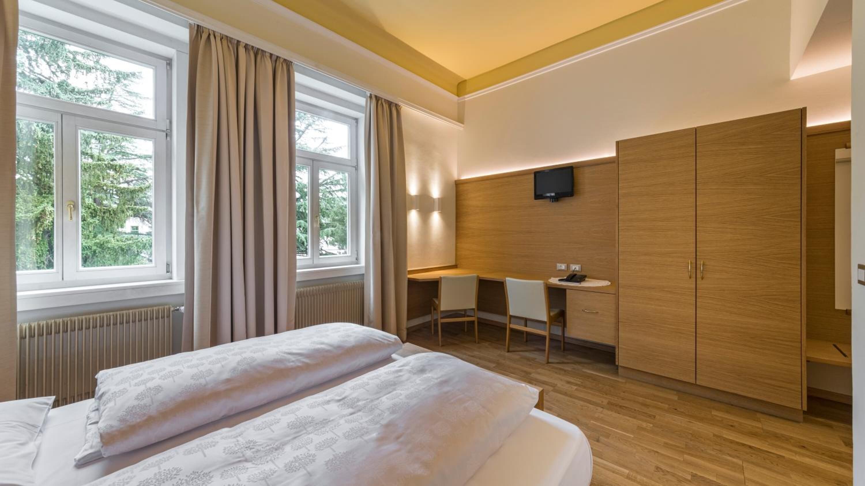 in-room safe, desk, free wifi, bed sheets